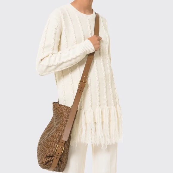 Michael Kors Collection's sweater is knitted from soft cashmere - the yarns - Picture 7 of 7
